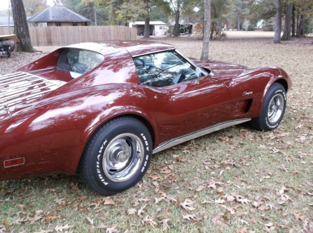 Chevrolet Corvette 1976 image number 1