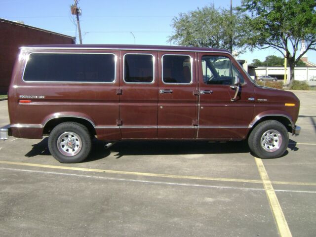 Ford E-Series Van 1979 image number 27