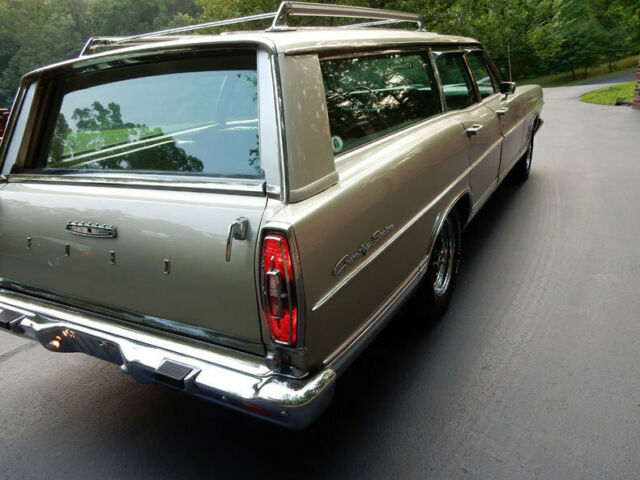 Ford Galaxie 1967 image number 5