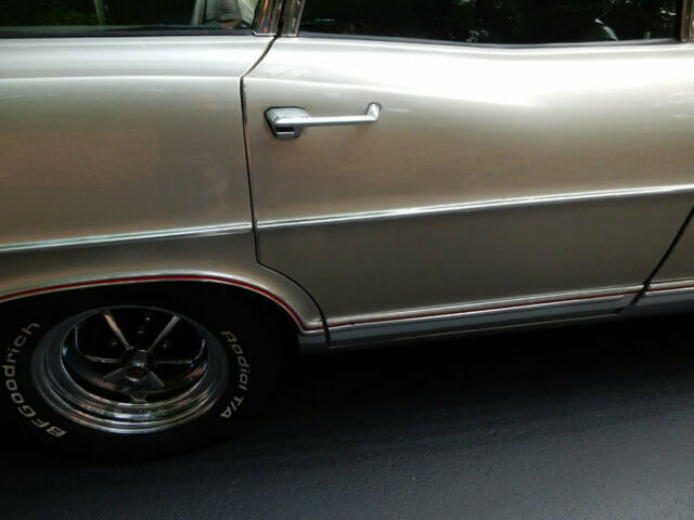 Ford Galaxie 1967 image number 6