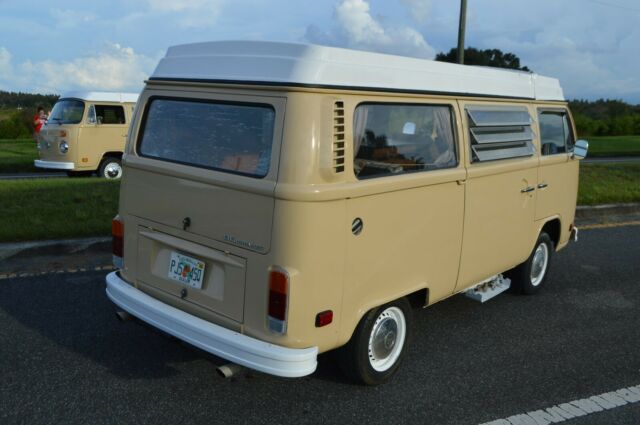 Volkswagen Bus/Vanagon 1978 image number 4