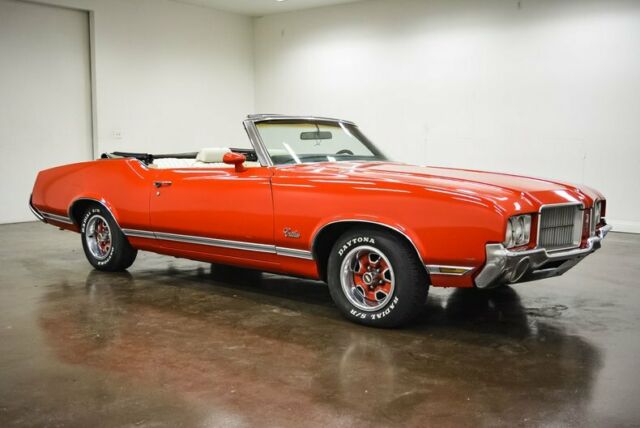 Oldsmobile Cutlass 1971 image number 0