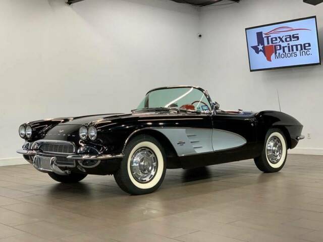 Chevrolet Corvette 1961 image number 11