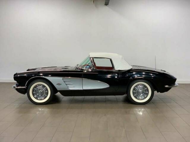 Chevrolet Corvette 1961 image number 13