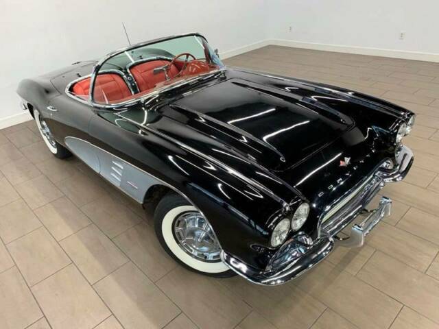 Chevrolet Corvette 1961 image number 29