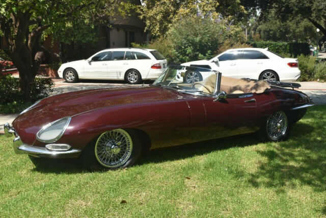 Jaguar E-Type 1963 image number 1