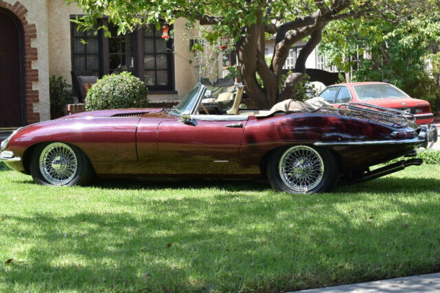 Jaguar E-Type 1963 image number 9