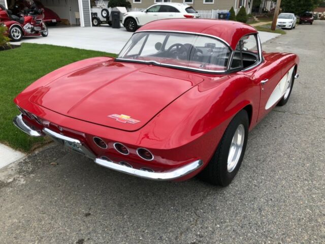 Chevrolet Corvette 1962 image number 1