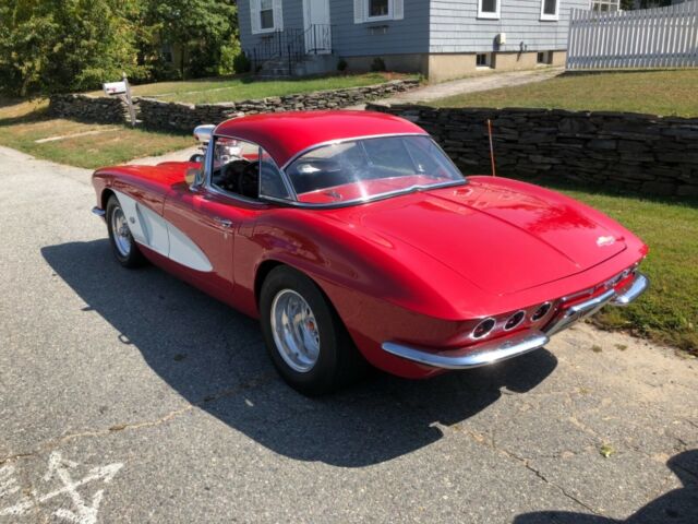 Chevrolet Corvette 1962 image number 16