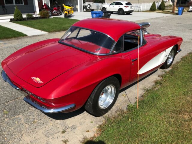 Chevrolet Corvette 1962 image number 17