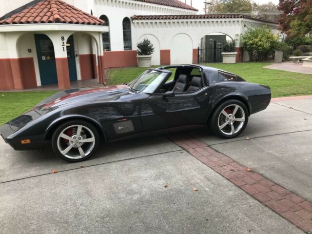 Chevrolet Corvette 1976 image number 13