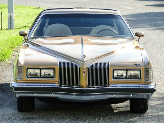 Pontiac Grand Prix 1976 image number 33