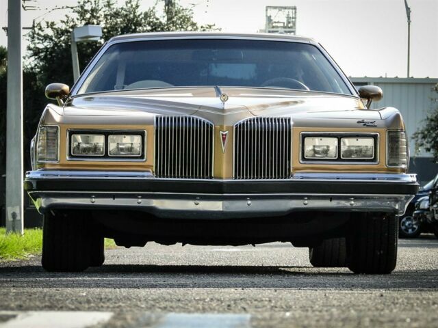 Pontiac Grand Prix 1976 image number 34