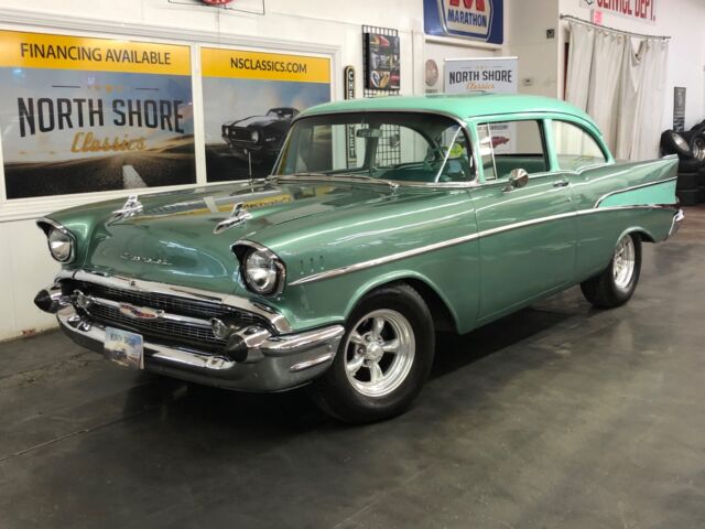 Chevrolet Bel Air/150/210 1957 image number 25