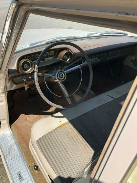 Ford Galaxie 1963 image number 18