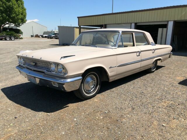 Ford Galaxie 1963 image number 2