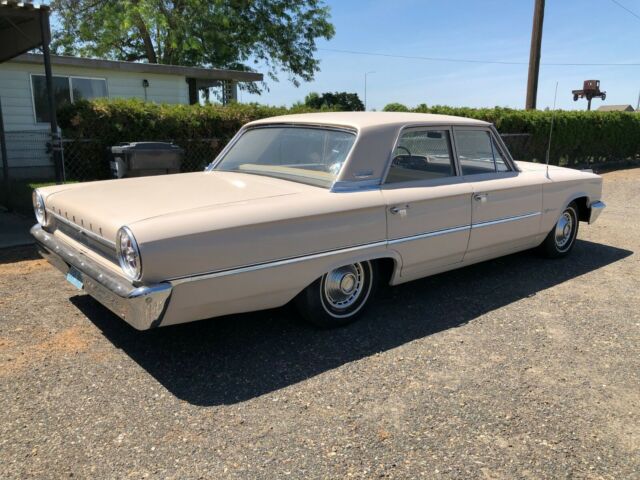 Ford Galaxie 1963 image number 25