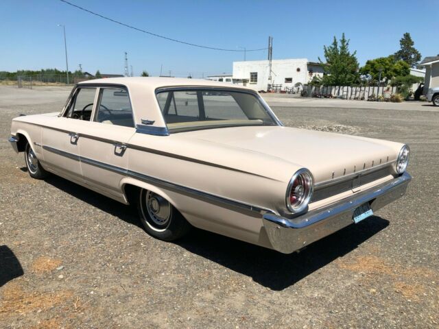 Ford Galaxie 1963 image number 26