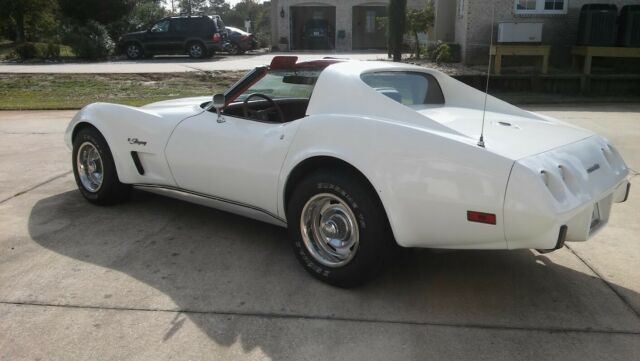 Chevrolet Corvette 1976 image number 2