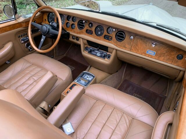 Rolls-Royce Corniche 1971 image number 21