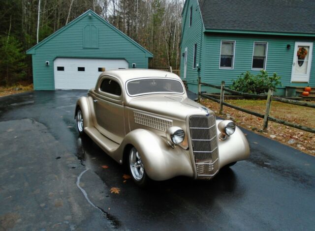 Ford 3 Window 1935 image number 0