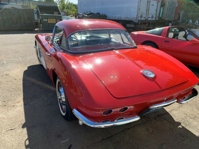 Chevrolet Corvette 1961 image number 2