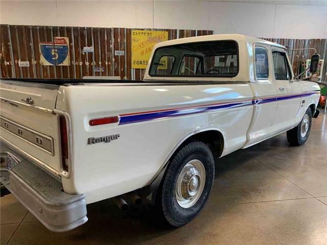 Ford F-250 1976 image number 32