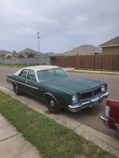 Dodge Coronet 1975 image number 3