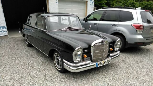 Mercedes-Benz 200-Series 1964 image number 0