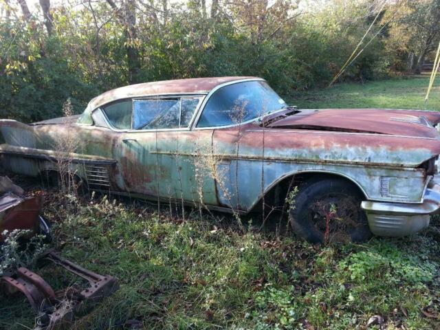 Cadillac DeVille 1958 image number 2