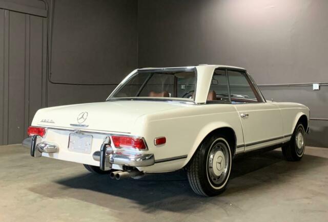 Mercedes-Benz SL-Class 1969 image number 11