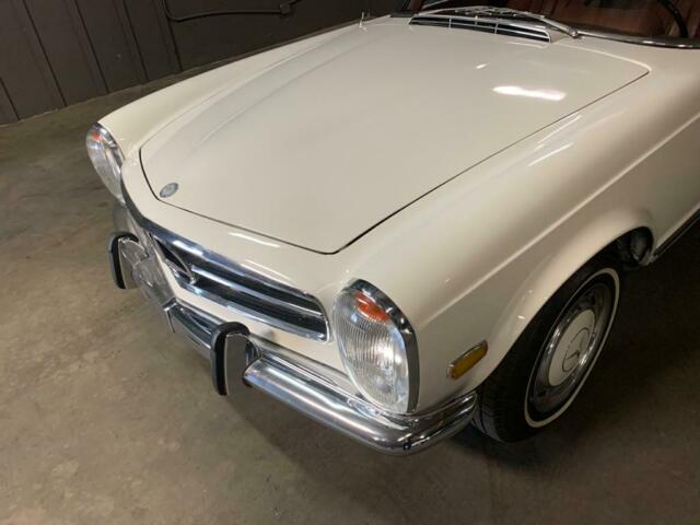 Mercedes-Benz SL-Class 1969 image number 28