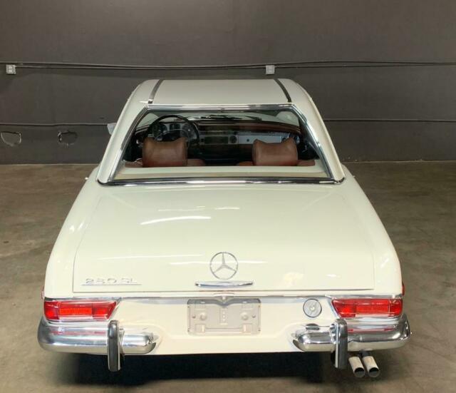 Mercedes-Benz SL-Class 1969 image number 33