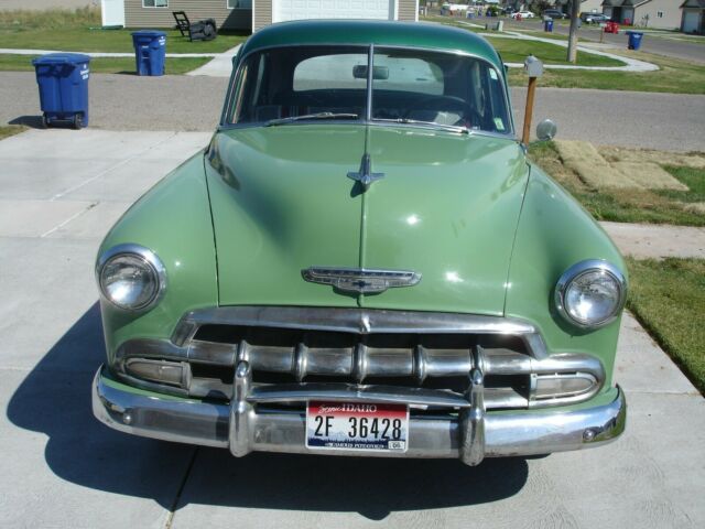 Chevrolet Styleline Deluxe 1952 image number 0