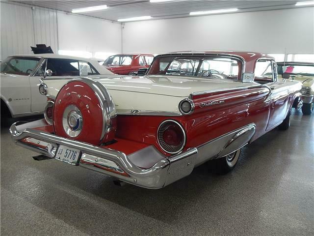 FORD FAIRLANE 500 SKYLINER 1959 image number 15