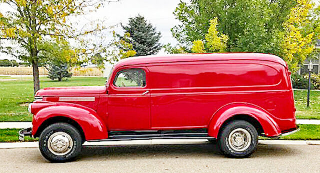 Chevrolet 1 Ton 3800 Panel Delivery Dually 1946 image number 25