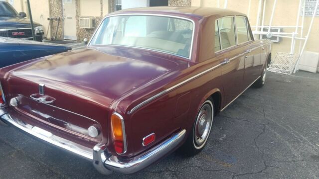 Rolls-Royce Silver Shadow 1971 image number 18