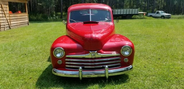 Ford Super Deluxe 1948 image number 2