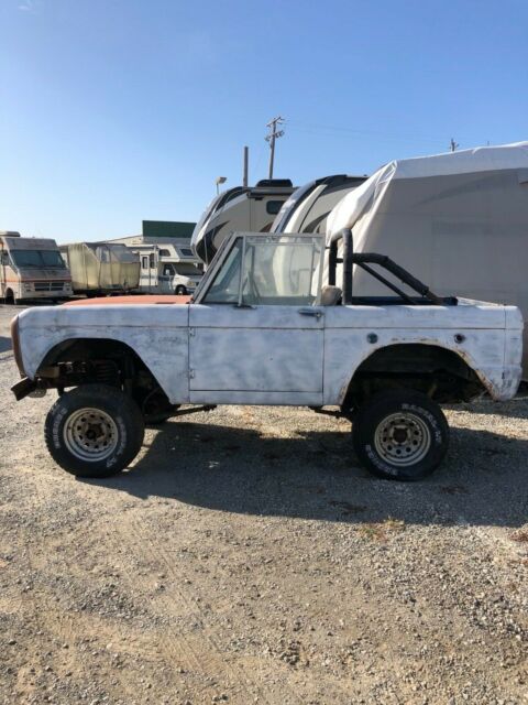 Ford Bronco 1969 image number 4