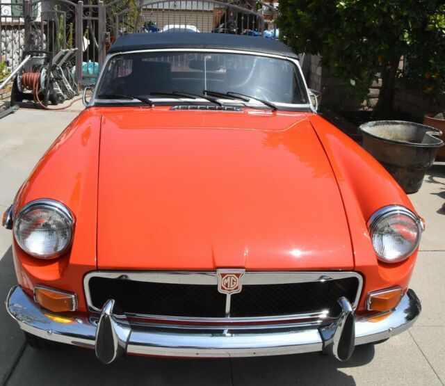 MG MGB 1973 image number 1