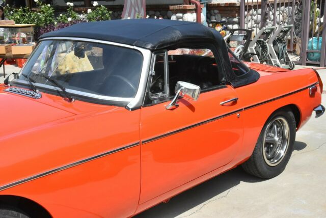 MG MGB 1973 image number 15