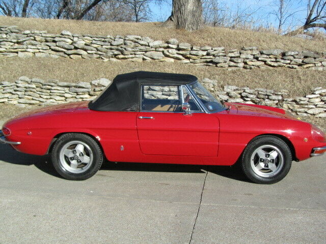 Alfa Romeo Spider 1969 image number 2