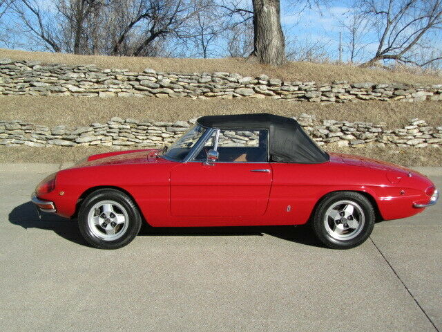 Alfa Romeo Spider 1969 image number 32