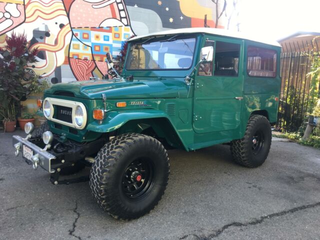 Toyota FJ Cruiser 1973 image number 1