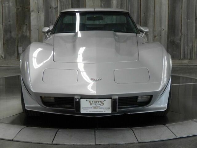 Chevrolet Corvette 1979 image number 18