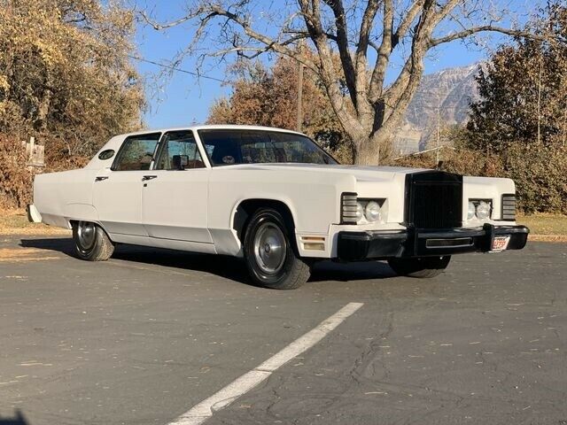 Lincoln Continental 1977 image number 2