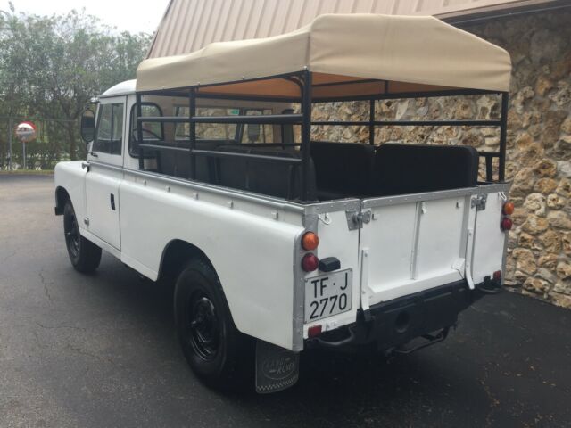 Land Rover Defender 1978 image number 2