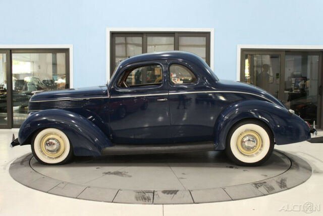 Ford 3 Window Coupe 1938 image number 1