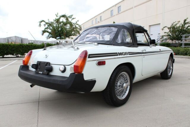 MG MGB 1979 image number 30