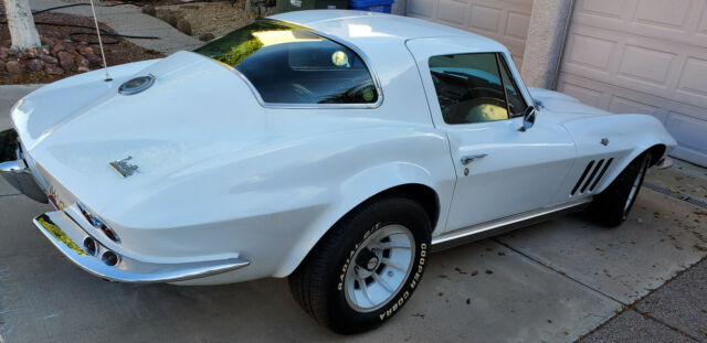 Chevrolet Corvette 1966 image number 18